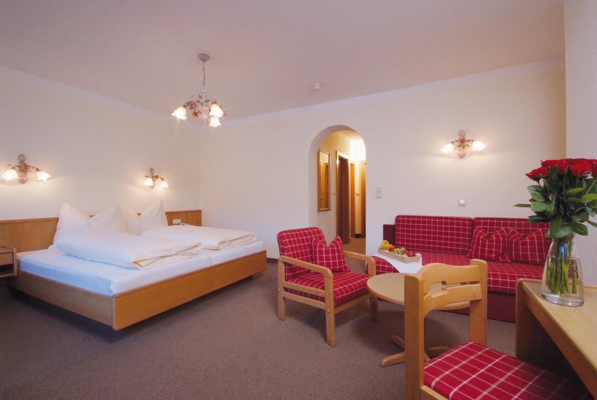טארנץ Hotel Zum Lamm מראה חיצוני תמונה