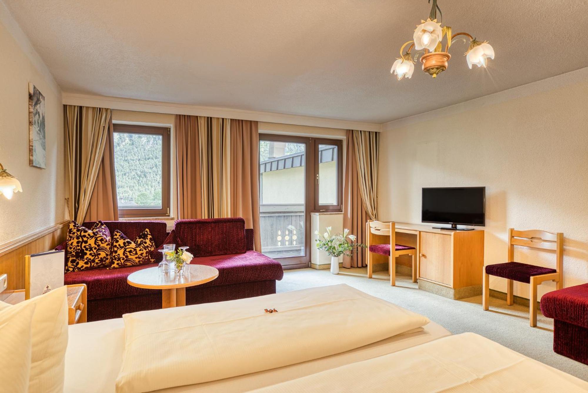 טארנץ Hotel Zum Lamm מראה חיצוני תמונה
