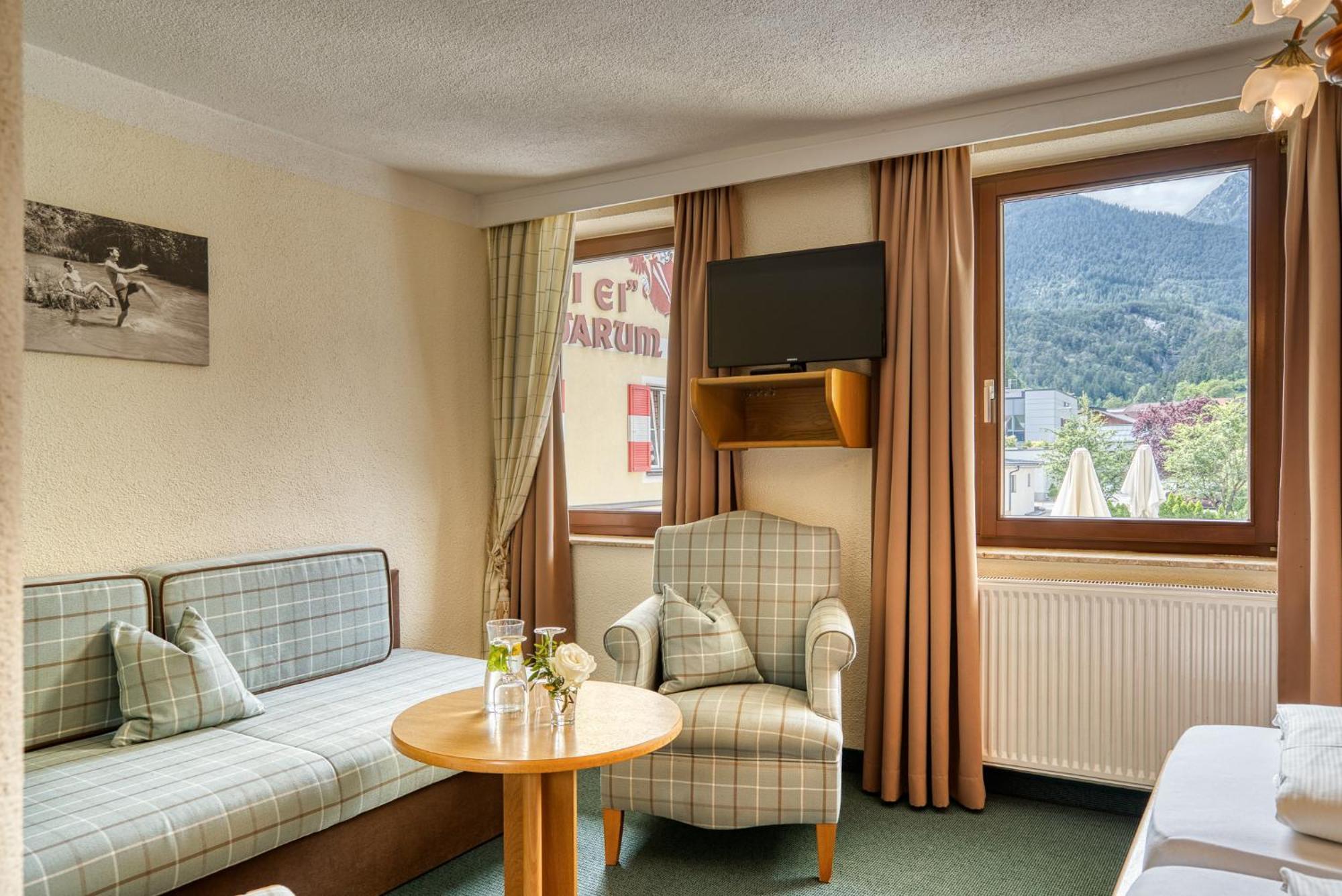 טארנץ Hotel Zum Lamm מראה חיצוני תמונה