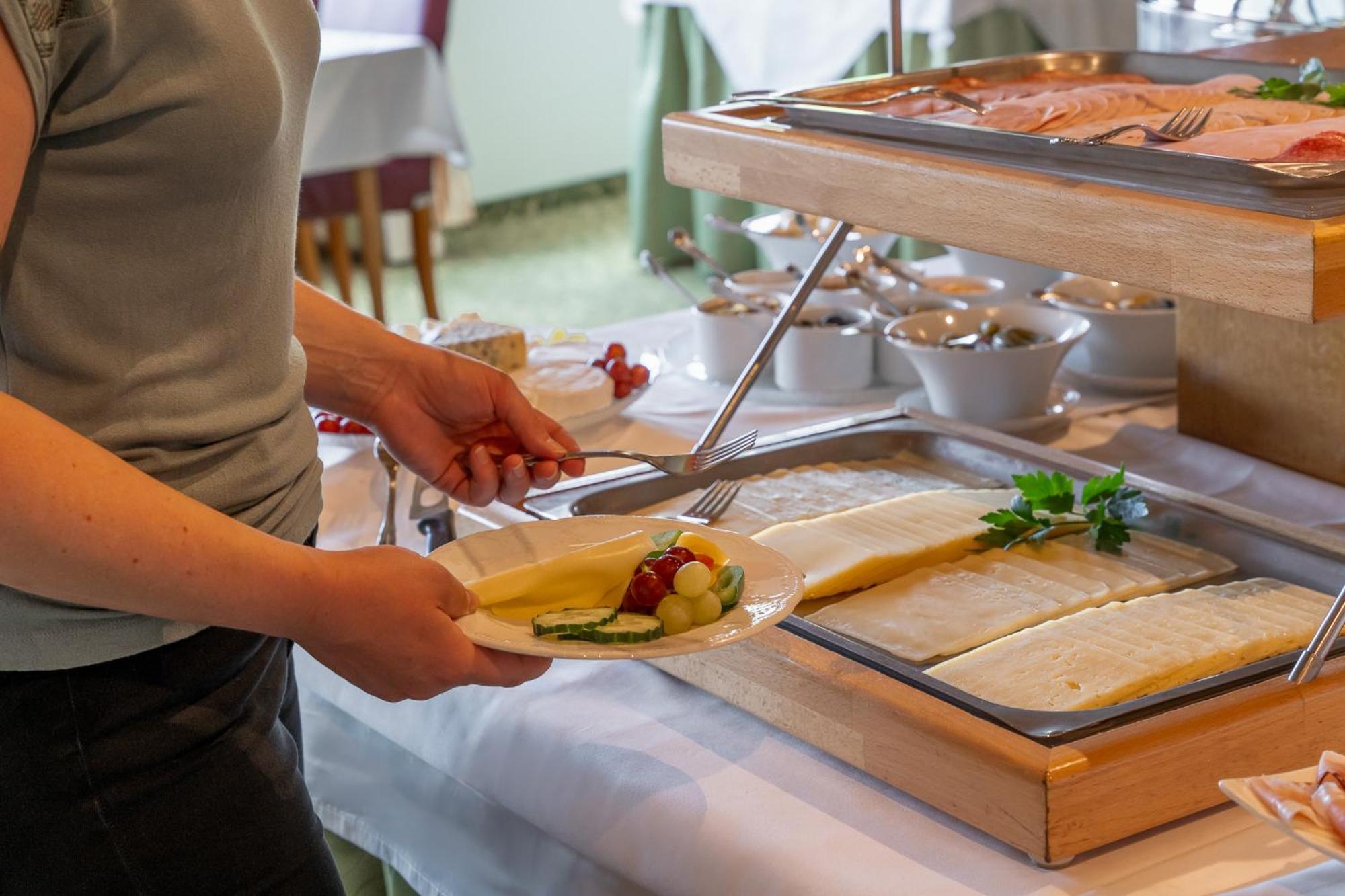 טארנץ Hotel Zum Lamm מראה חיצוני תמונה