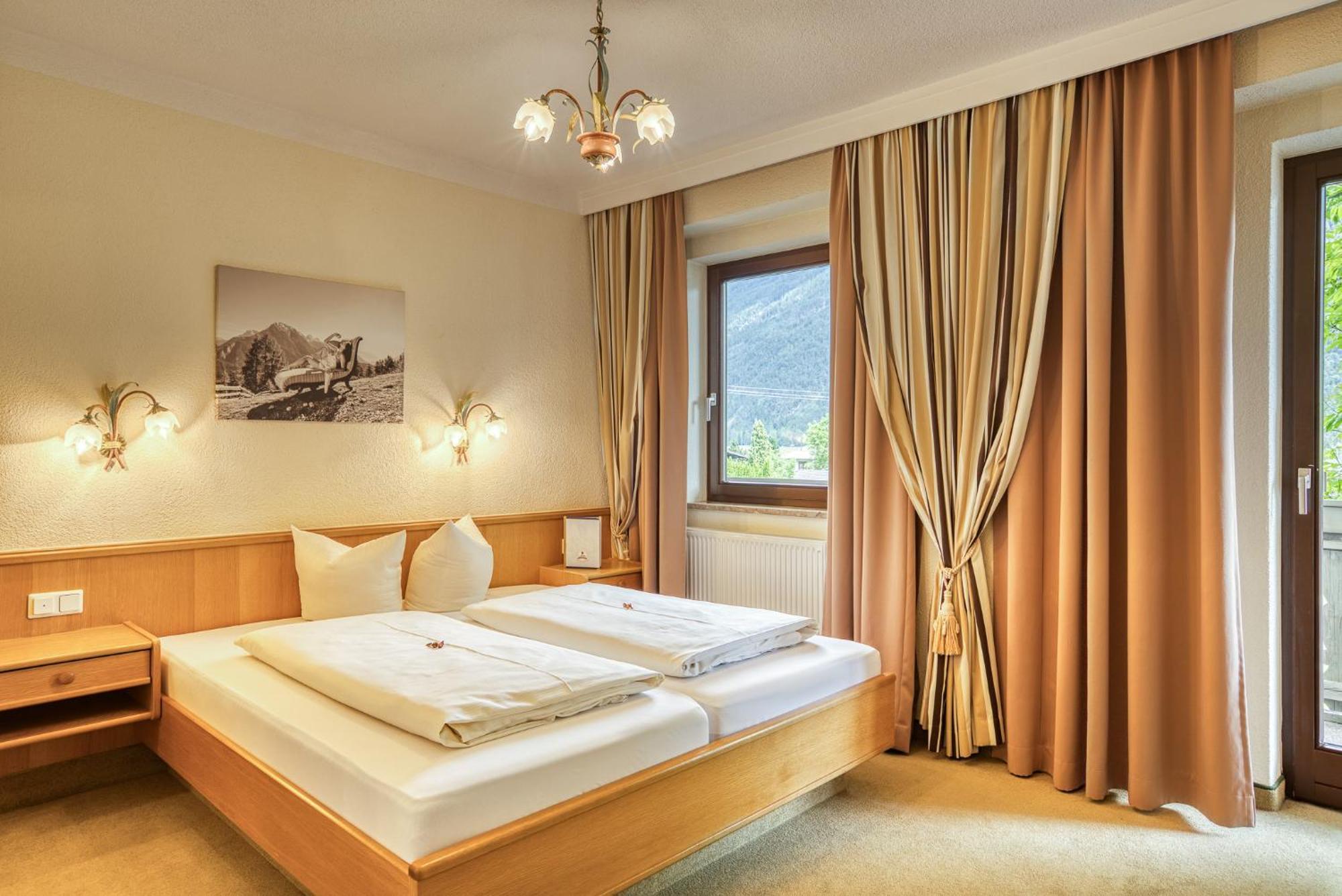 טארנץ Hotel Zum Lamm מראה חיצוני תמונה